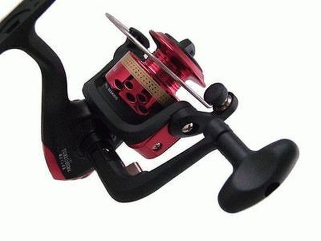 TOKUSHIMA TKC200 Red Light Spinning Fishing Reel - Great for Bream Trout Whiting